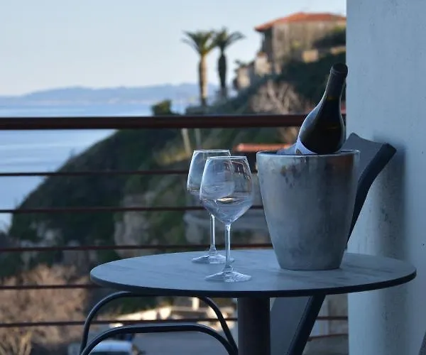 Brezza Marina House *